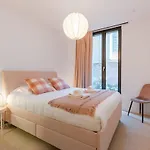 Huswell - Luxurious Near The City-centre Of *