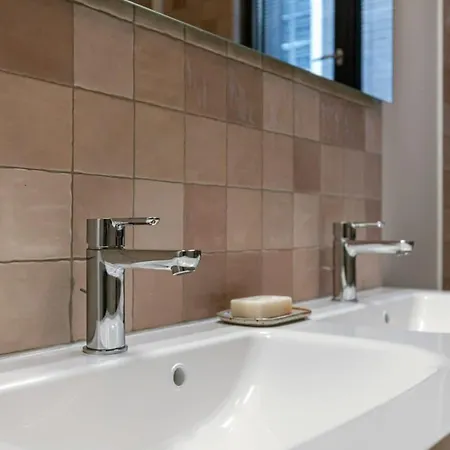 Huswell - Luxurious Near The City-centre Of خنت